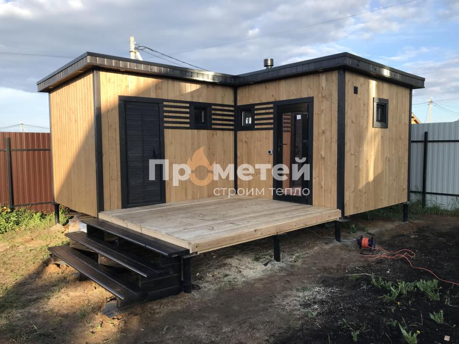 Реализованный проект Г-образная каркасная баня Норд 2.5x5 метров с модулем 2.5х3 метра