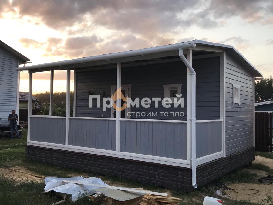 Каркасная баня 3x6 метров с террасой